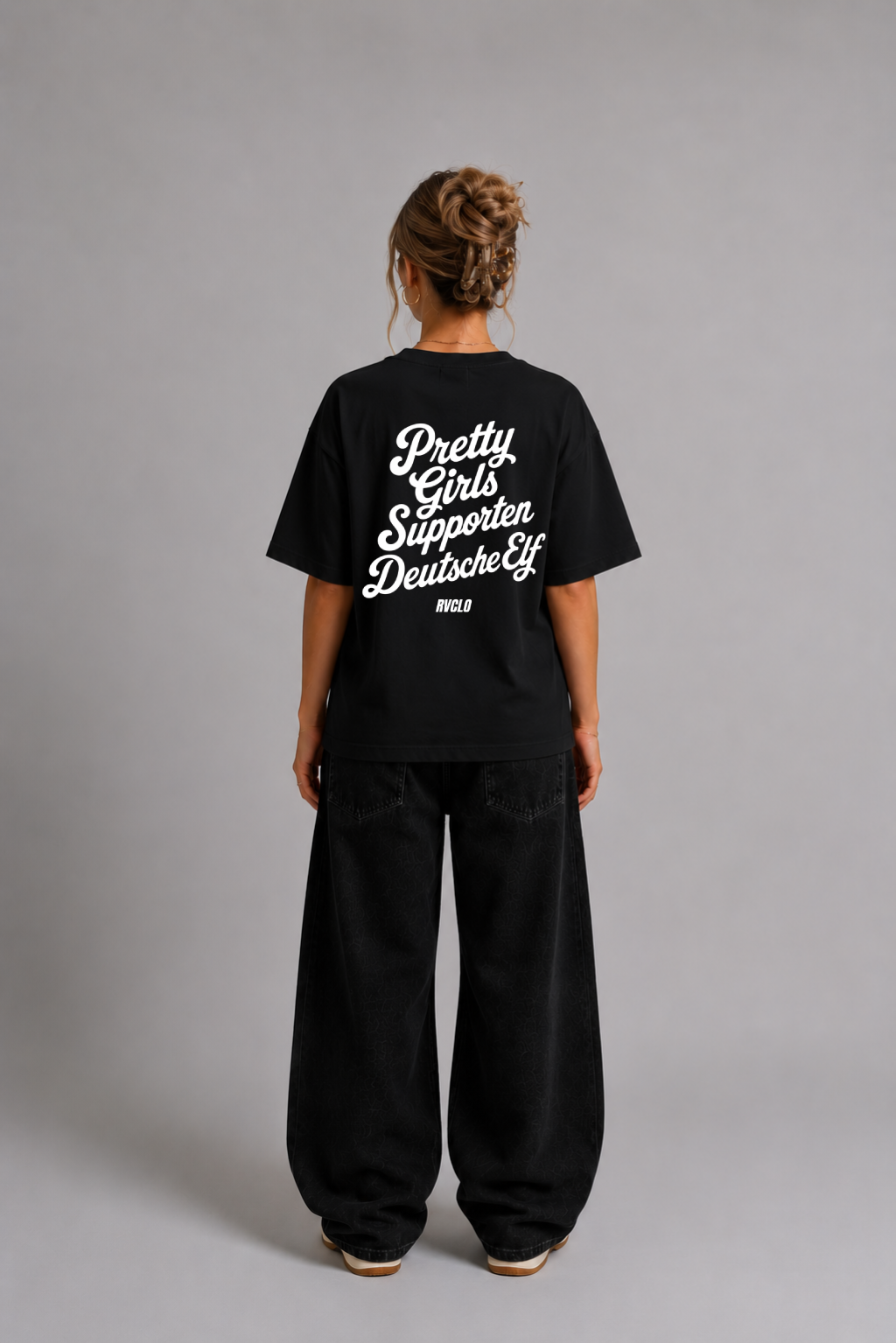 Pretty Girls supporten Deutsche Elf Oversized Shirt