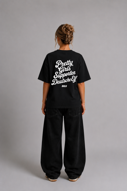 Pretty Girls supporten Deutsche Elf Oversized Shirt